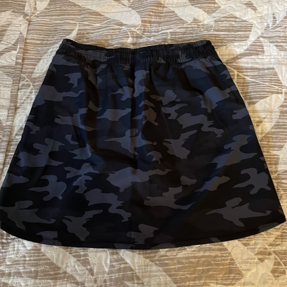 Women port skirt, colors gray and black, size small, excellent condition. - Picture 4 of 4